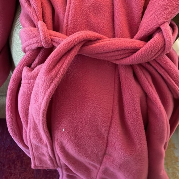 Robe - Picture 4 of 6